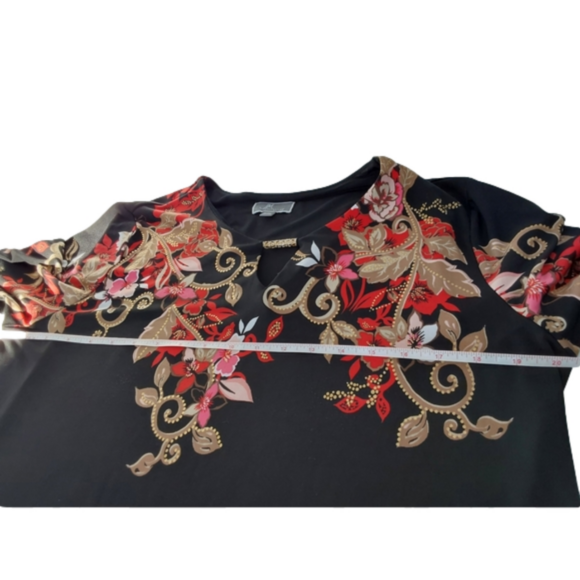 JM Woman Collection Keyhole Black Floral Tunic - Picture 7 of 11